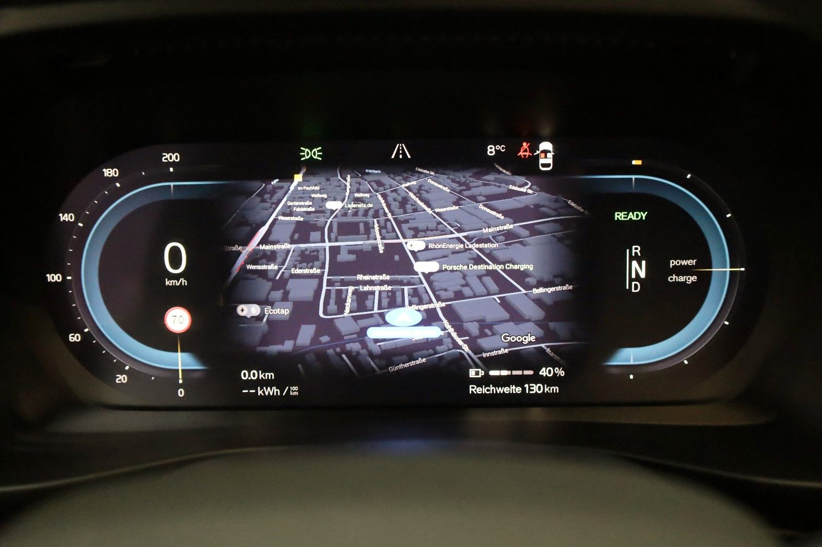 Fahrzeugabbildung Volvo XC40 Pro Twin P8 AWD,T.Leder,Navi,Panorama,AHK