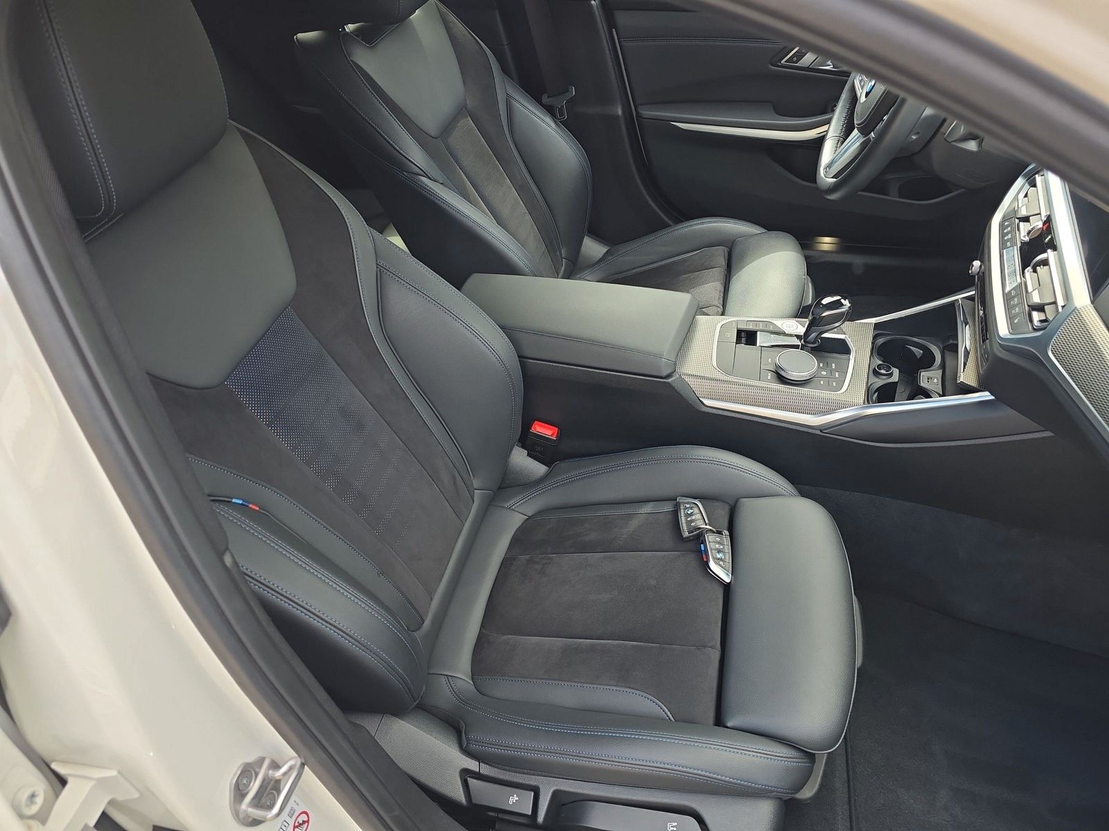 BMW 318 i M Sport foto 9