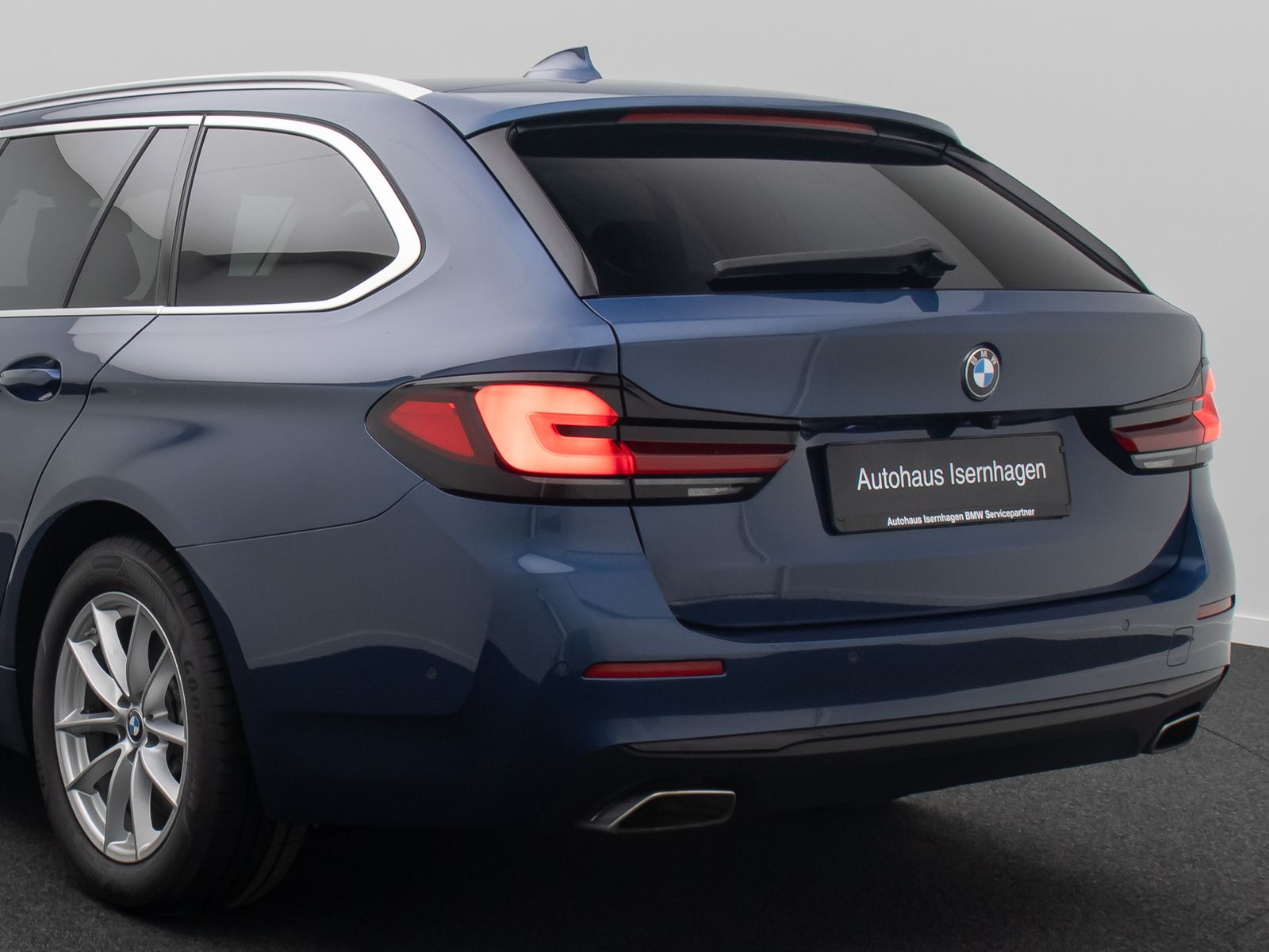 Fahrzeugabbildung BMW 530d Sport Komfort DAB Kamera 4xKlima Alarm