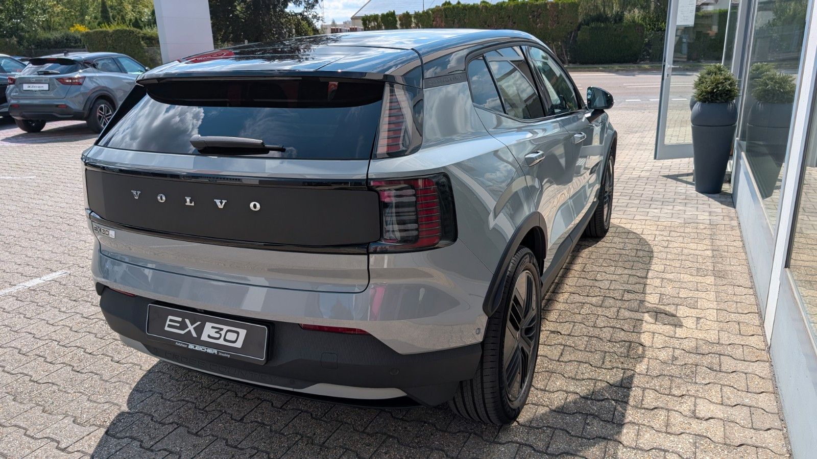 Fahrzeugabbildung Volvo EX30 CC Cross Country AWD | PANO | Performance