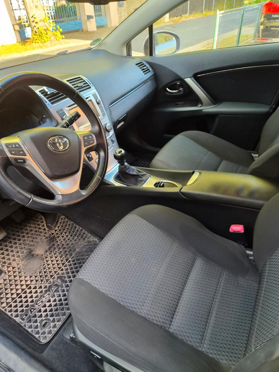 Toyota Avensis 2012 — photo 7