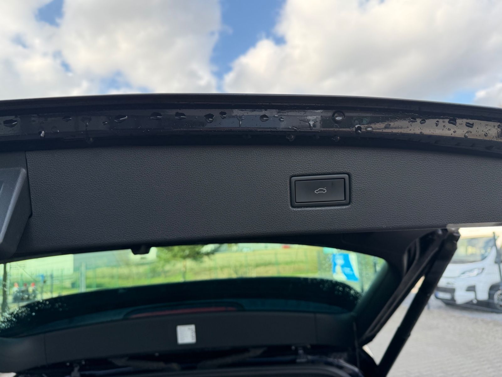Fahrzeugabbildung Volkswagen Tiguan R-Line 4Motion