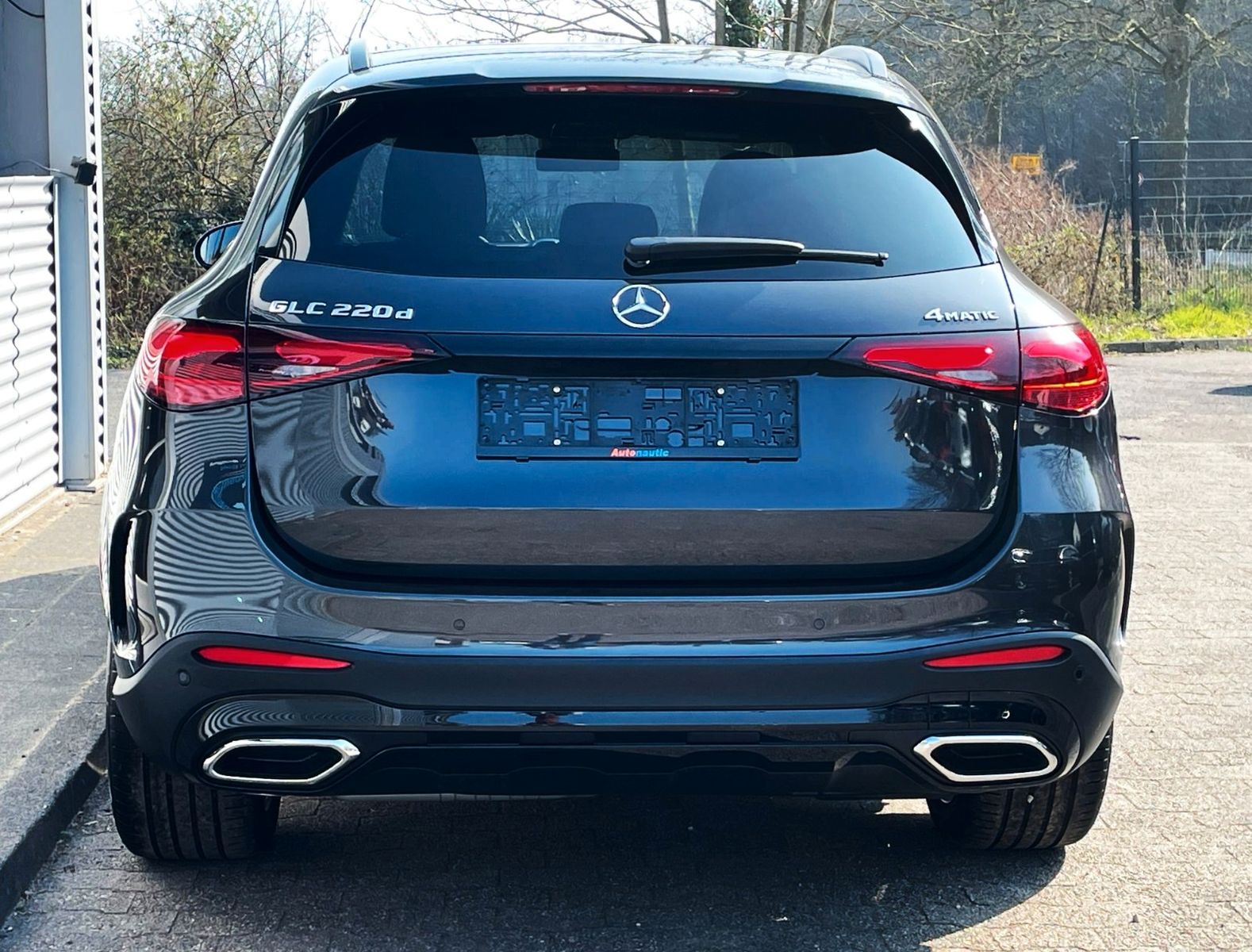 Fahrzeugabbildung Mercedes-Benz GLC 220d 9G 4MATIC AMG-LINE MBUX 20"AMG NIGHT P.