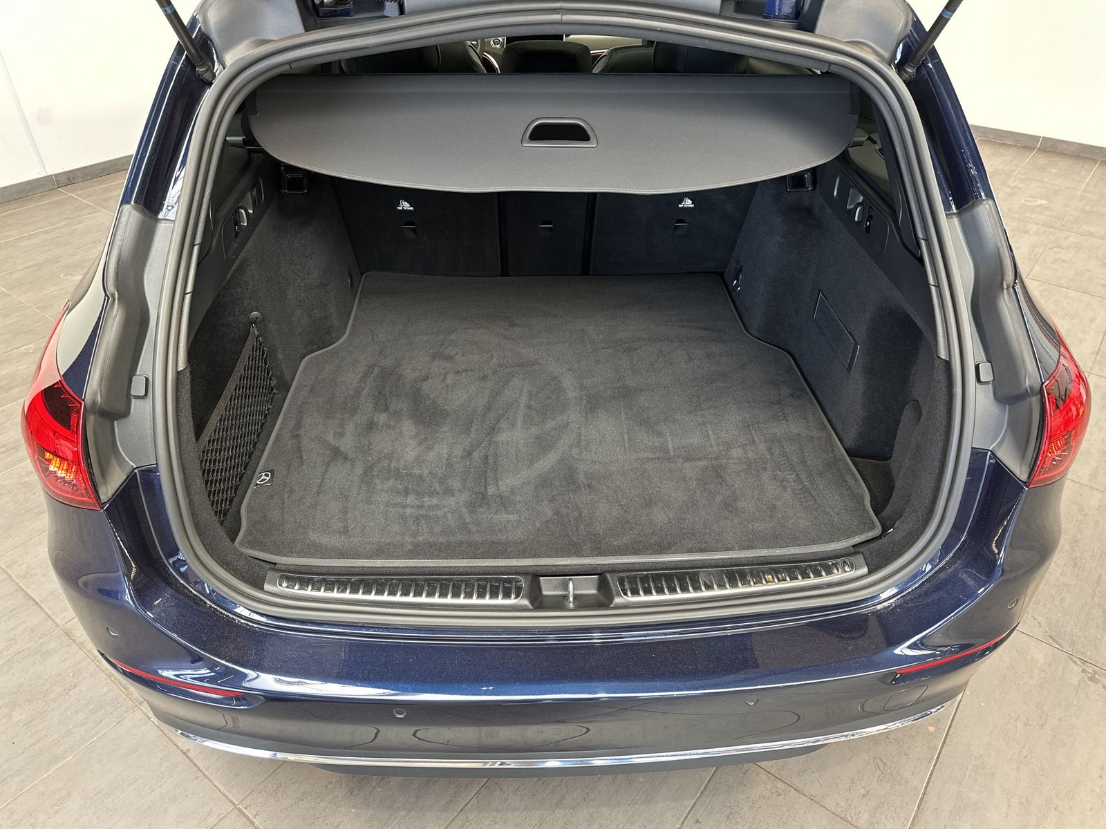 Fahrzeugabbildung Mercedes-Benz C 300d T Avantgarde NAV+LED+PANO+KAM+VC+HUD+19ZO