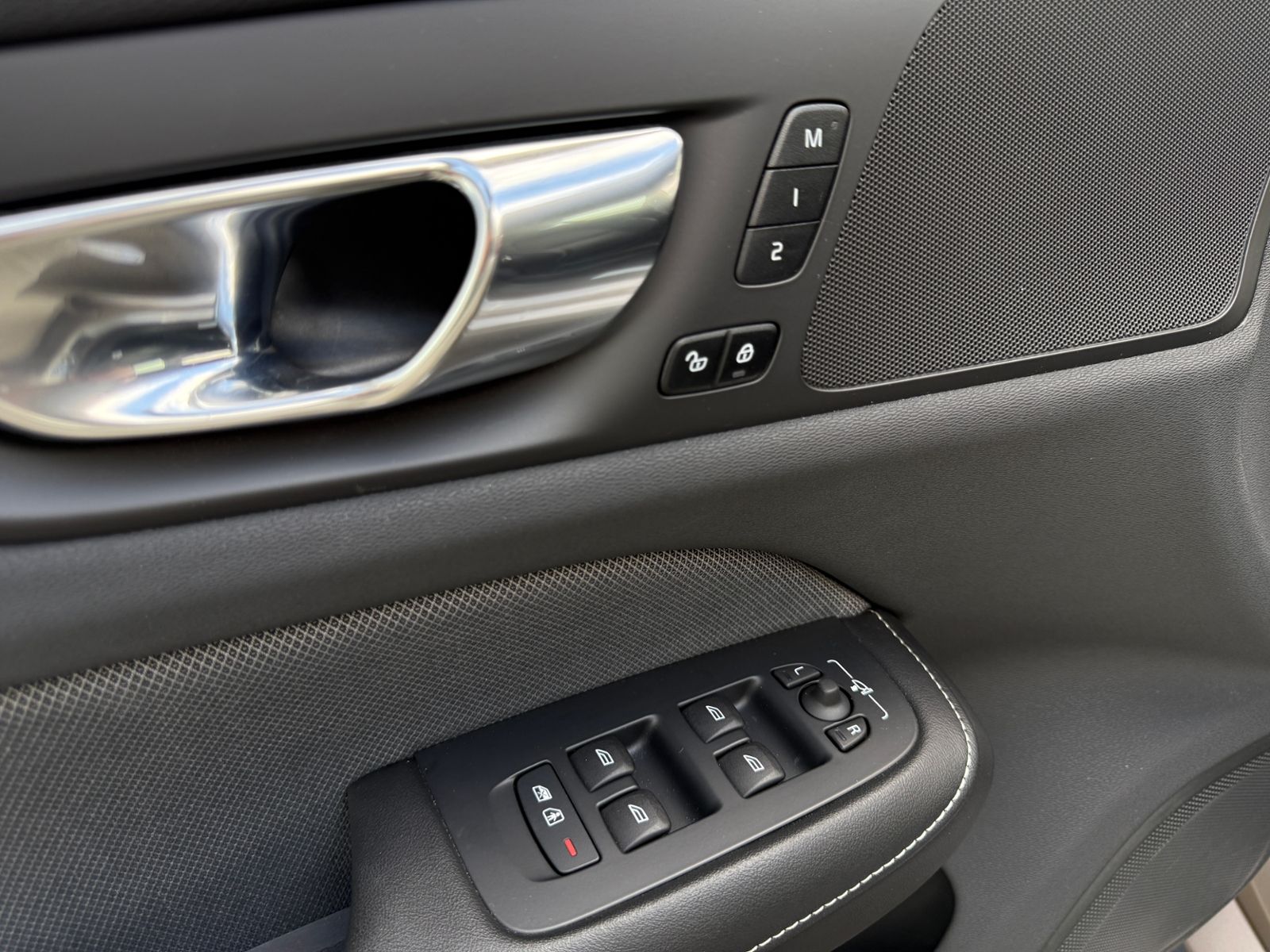 Fahrzeugabbildung Volvo S60 B5 Plus Dark AWD LED ALU
