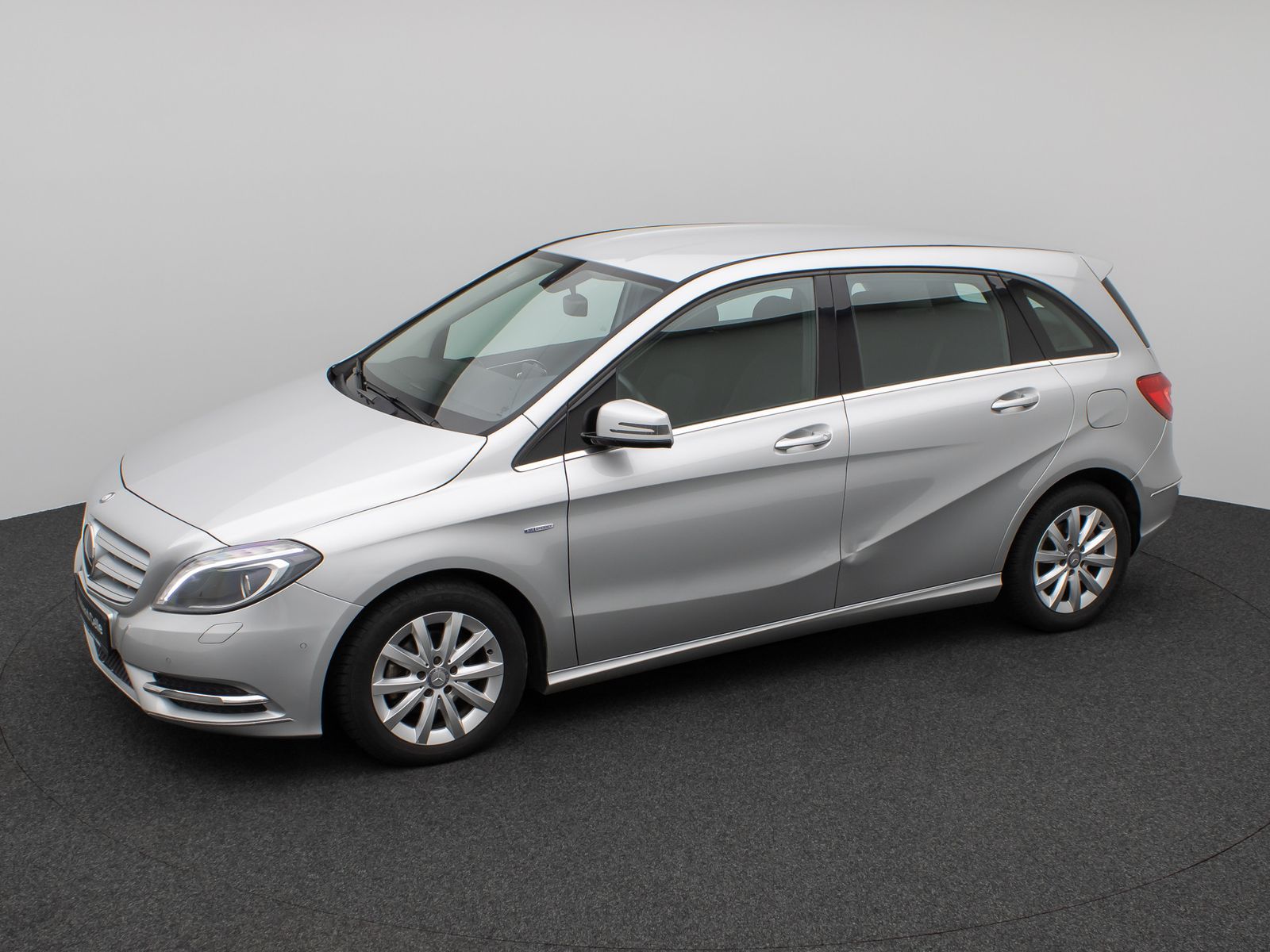 Fahrzeugabbildung Mercedes-Benz B 180 CDI Navi Sitzhzg Bi-Xenon PDC Klimaautomat