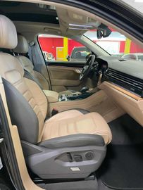 Volkswagen Touareg - 8