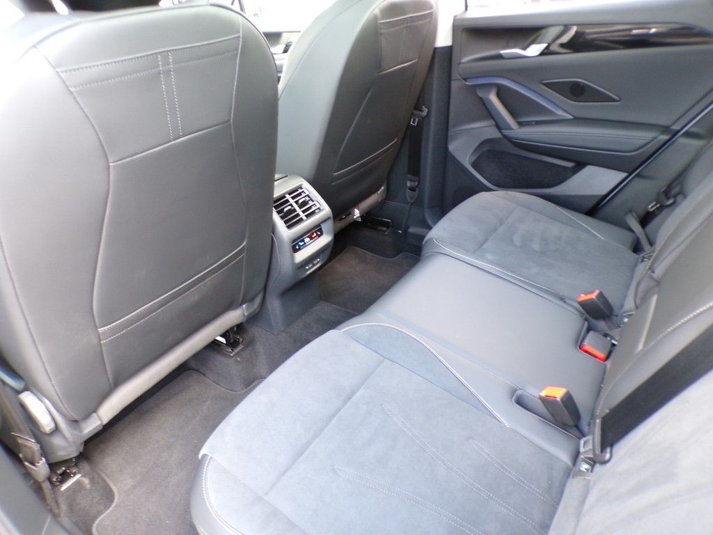 Fahrzeugabbildung Volkswagen Tiguan 1.5 eTSI DSG Elegance *Navi*Pano*Standhei