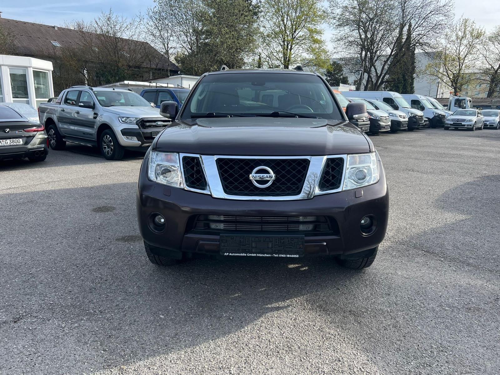 Nissan Pathfinder 3.0 dCi V6 LE | 231 ch | BVA | 7 places | Cuir | Toit ouvrant | Sièges électriques chauffants | Phares bi-xénon