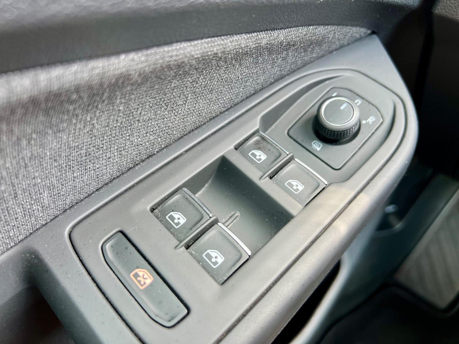 Volkswagen Golf VIII Variant Life AAC SHZ CARPLAY LED, миниатюра 16