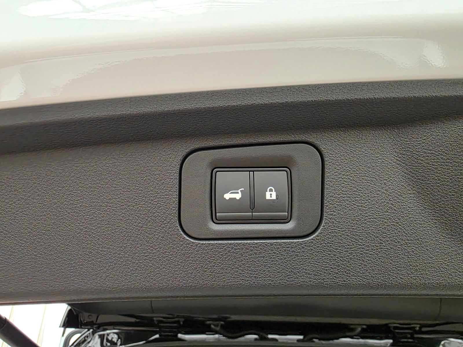 Fahrzeugabbildung Nissan Armada PLATINUM RESERVE Export Price Out of EU!