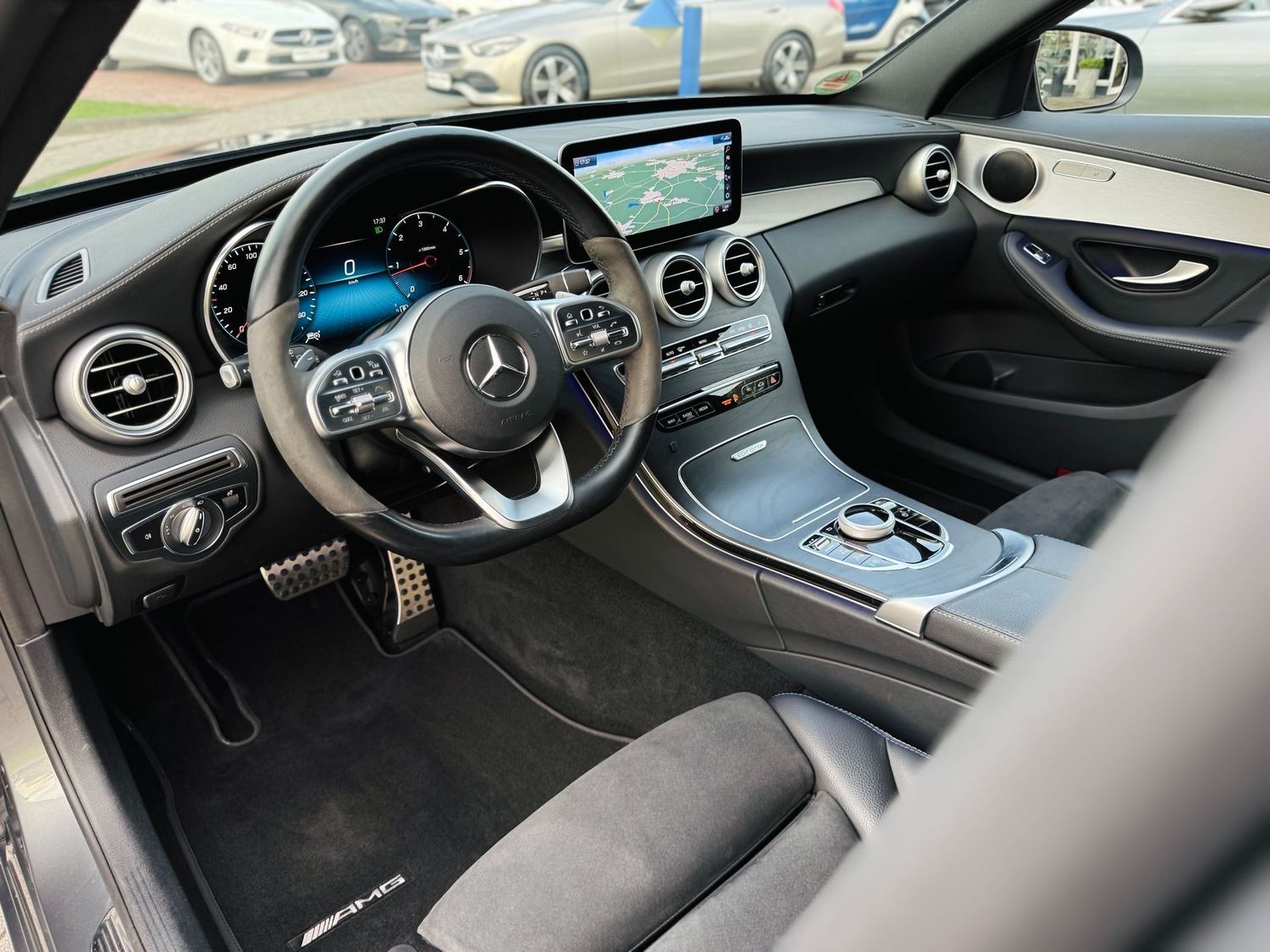 Fahrzeugabbildung Mercedes-Benz C 220 T d AMG NIGHT Edition - AHK schw., Distron