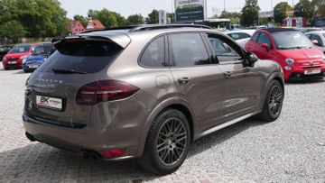 Porsche Cayenne - 3