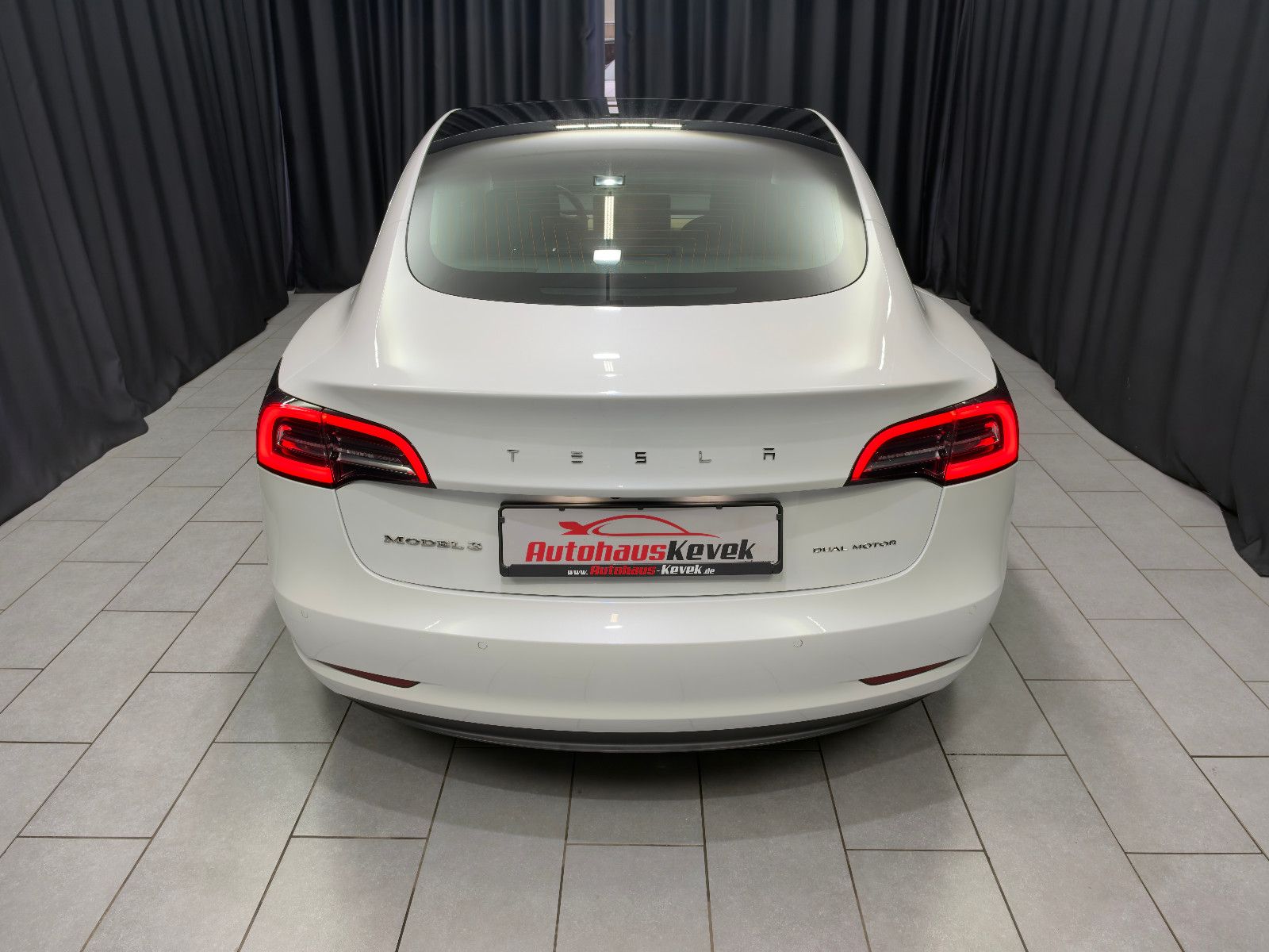 Fahrzeugabbildung Tesla Model 3 Long Range Dual AWD |PANO|PREMIUM-SOUND