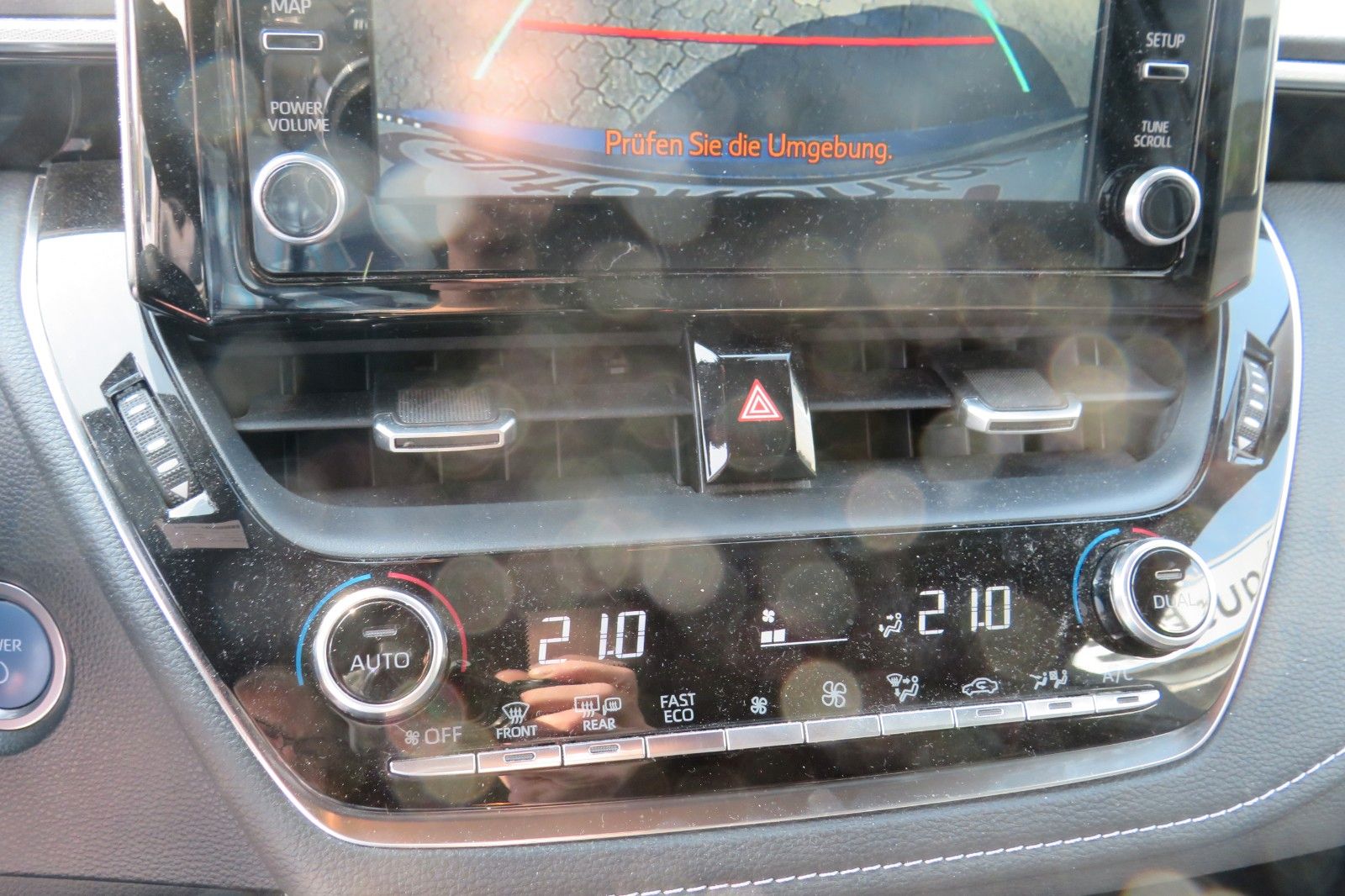 Fahrzeugabbildung Toyota Corolla Touring Sports Hybrid NAVI PDC SITZH. 1H