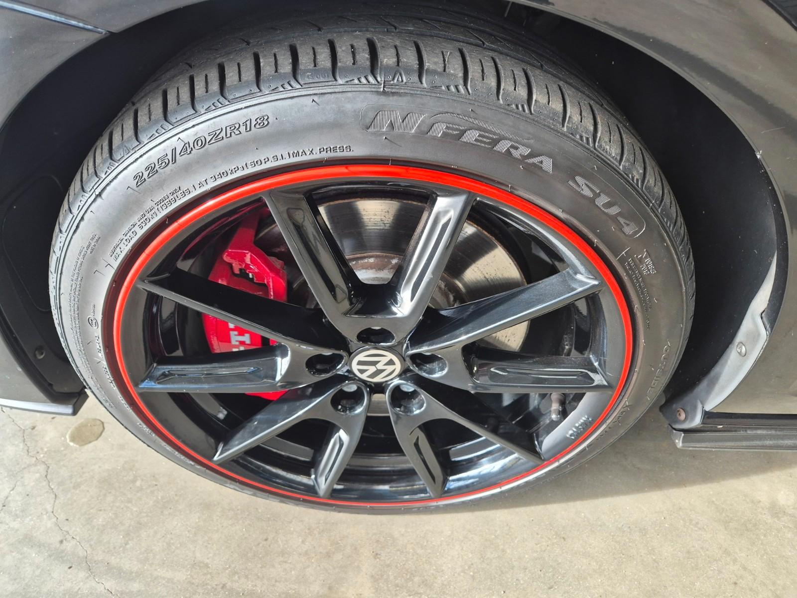 Volkswagen GOLF VII GTI PERFORMANCE NAVI SHZ PDC PANO XENON