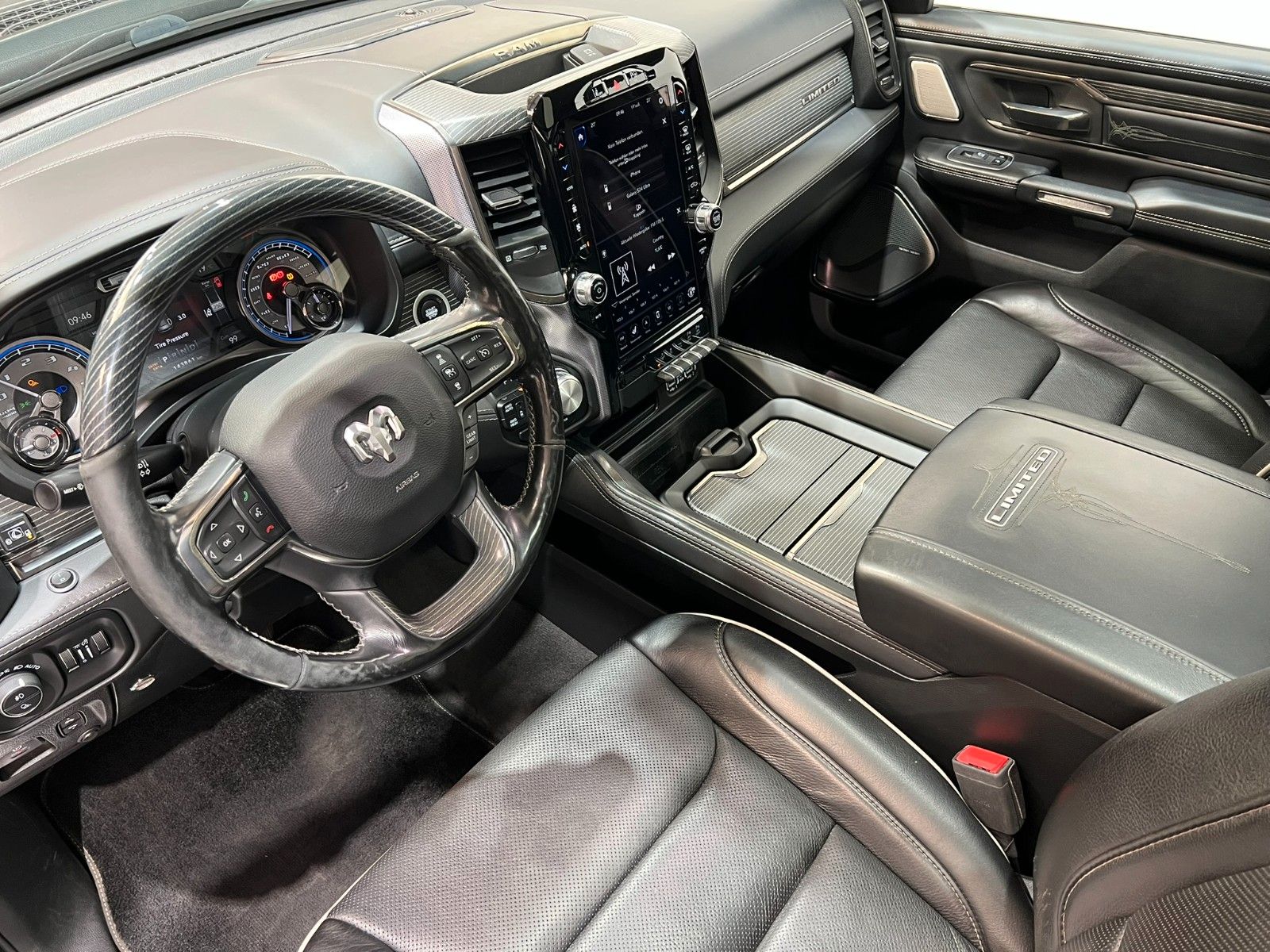 Fahrzeugabbildung Dodge RAM 1500 LIMITED NIGHT CREW CAB 4X4 *RTR UMBAU*
