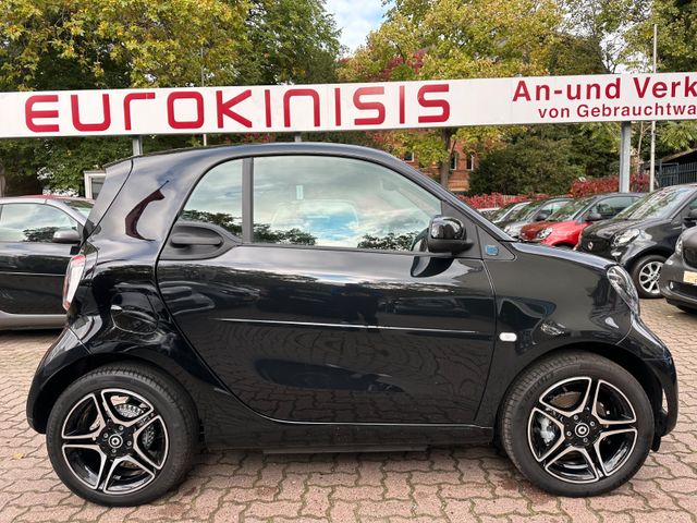 Smart fortwo EQ*EXCL*60kW*PANO*LEDER*SHZ*PTS*KAM*22kW