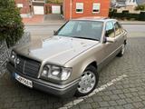 Mercedes-Benz  E 230 Sportline /H-Kennzeichen/ Rosinchen - silberne Mercedes-Benz E 230