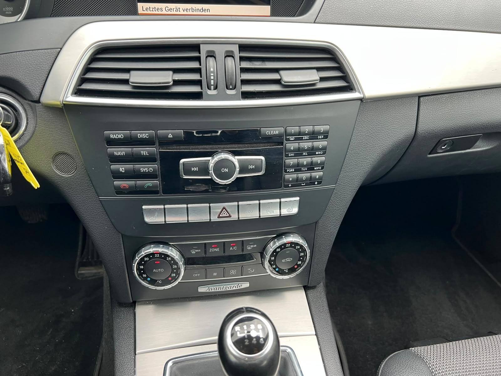Mercedes-Benz C220 2011 — photo 25