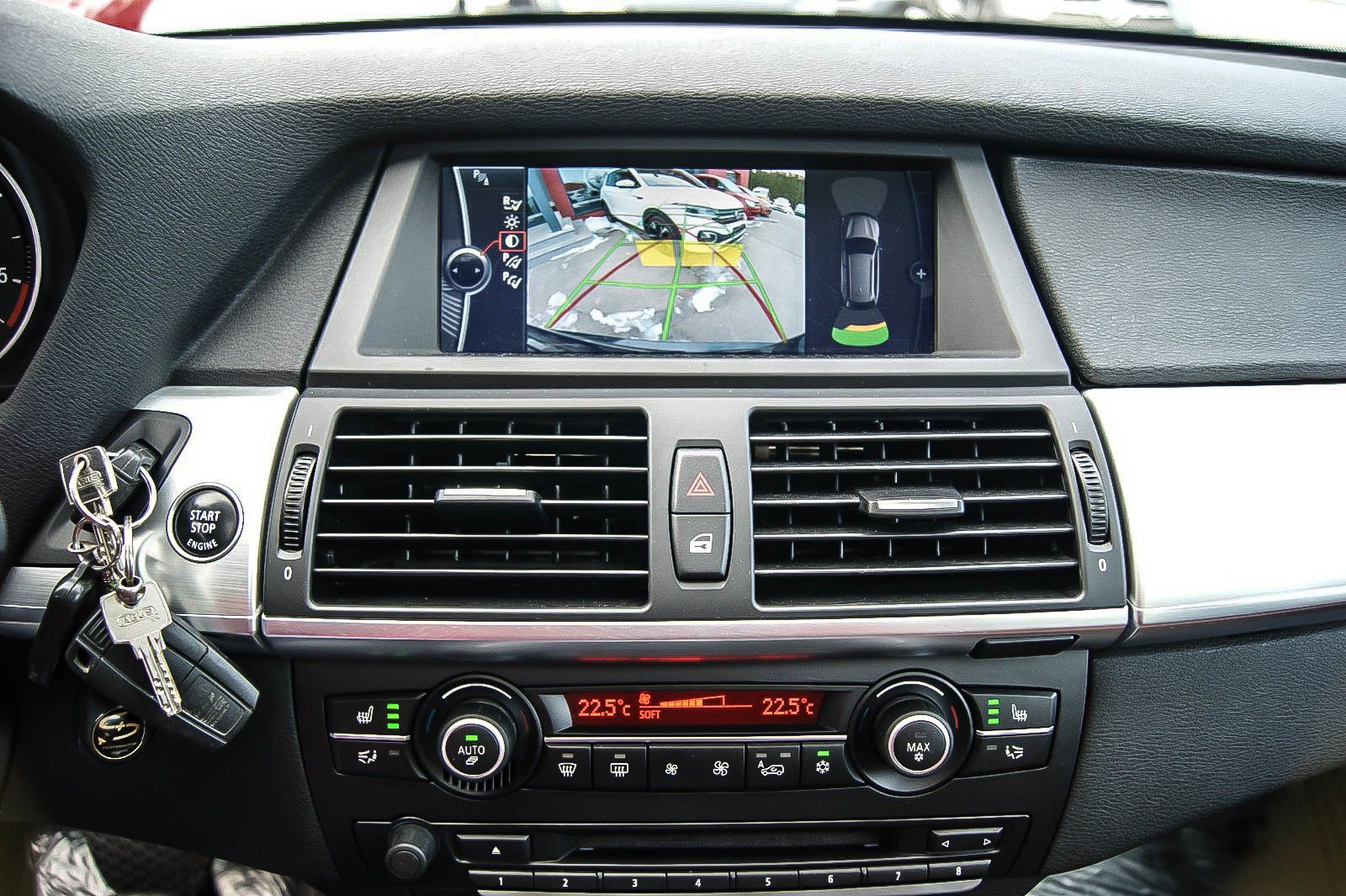 Fahrzeugabbildung BMW X5 xDrive 30d M-SPORTPAKET HEADUP PANORAMA SOFT