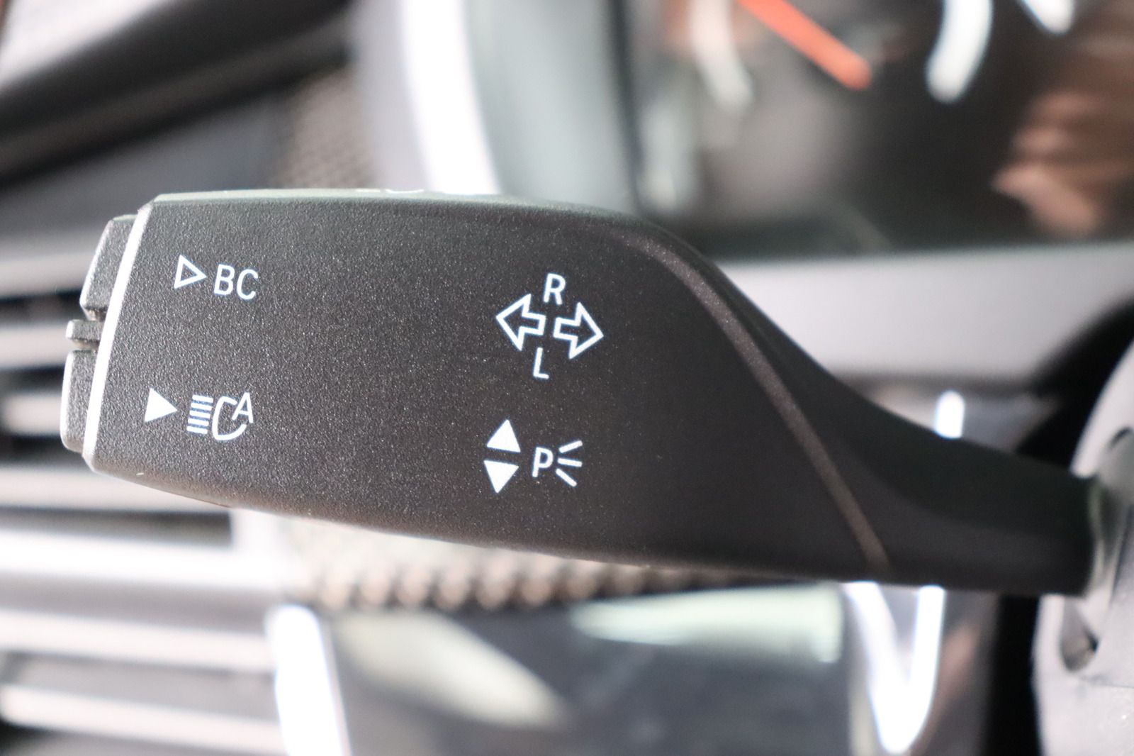 Fahrzeugabbildung BMW X6 M * HUD * LEDER * 360° Kamera