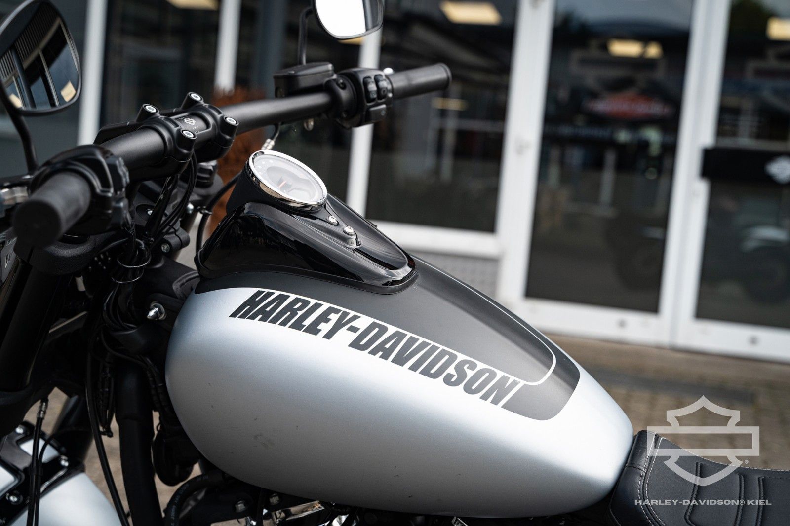 Fahrzeugabbildung Harley-Davidson FAT BOB 114 FXFBS SOFTAIL - JEKILL&HYDE - 1.HAND