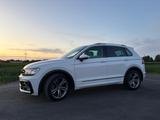 Volkswagen Tiguan 1.4 TSI ACT DSG SOUND R-Line - VW Tiguan von privat