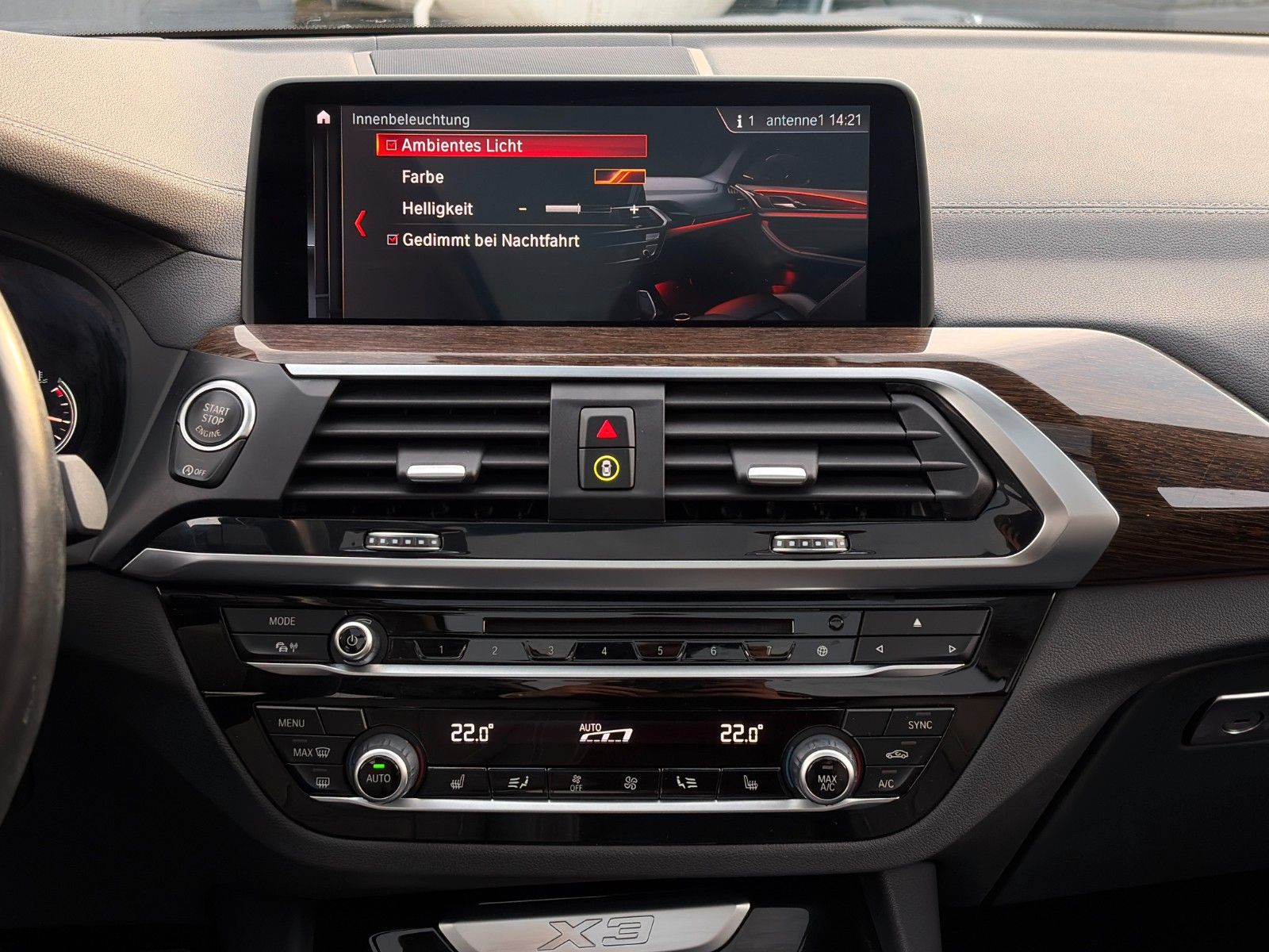 Fahrzeugabbildung BMW X3 xDrive 30i Luxury Line Pano Akustik Komf. HuD