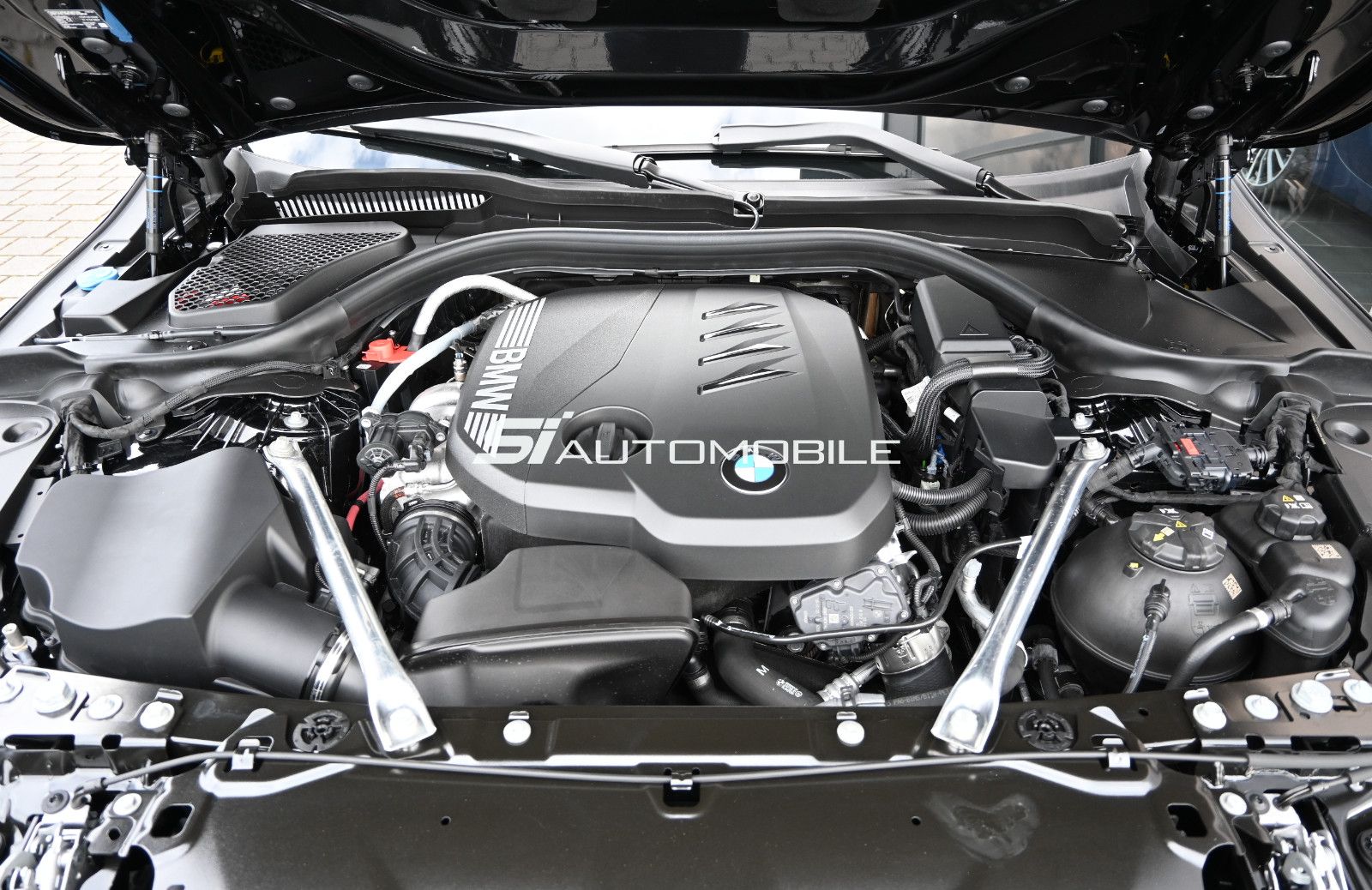 Fahrzeugabbildung BMW 520d xDr. °UVP 88.830€°MERINO°PANO°STHZG°360°
