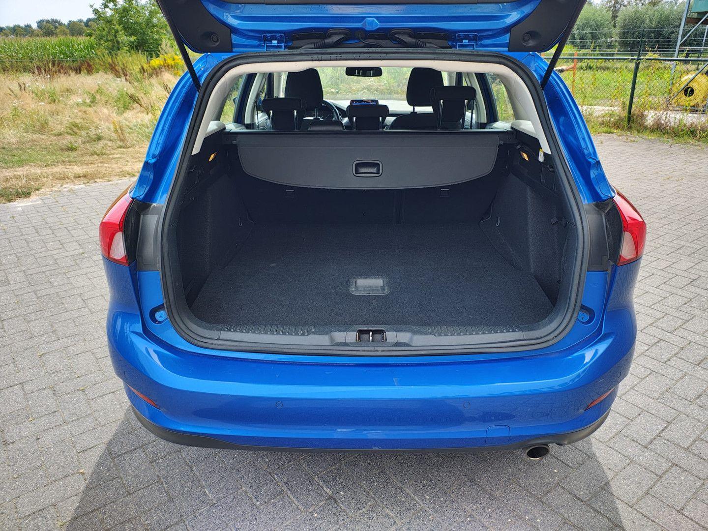 Ford Focus Wagon 1.5T 150PK Stoel+Stuur+Voorruitverwa