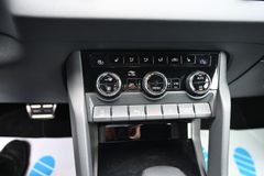 SKODA Karoq 1.5 TSI Sportline Navi CarPlay LED PDC