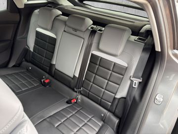 Citroën C4 Max Hybrid 145 Kam.+KeyLess+LED+Navi+SHZ+Klim