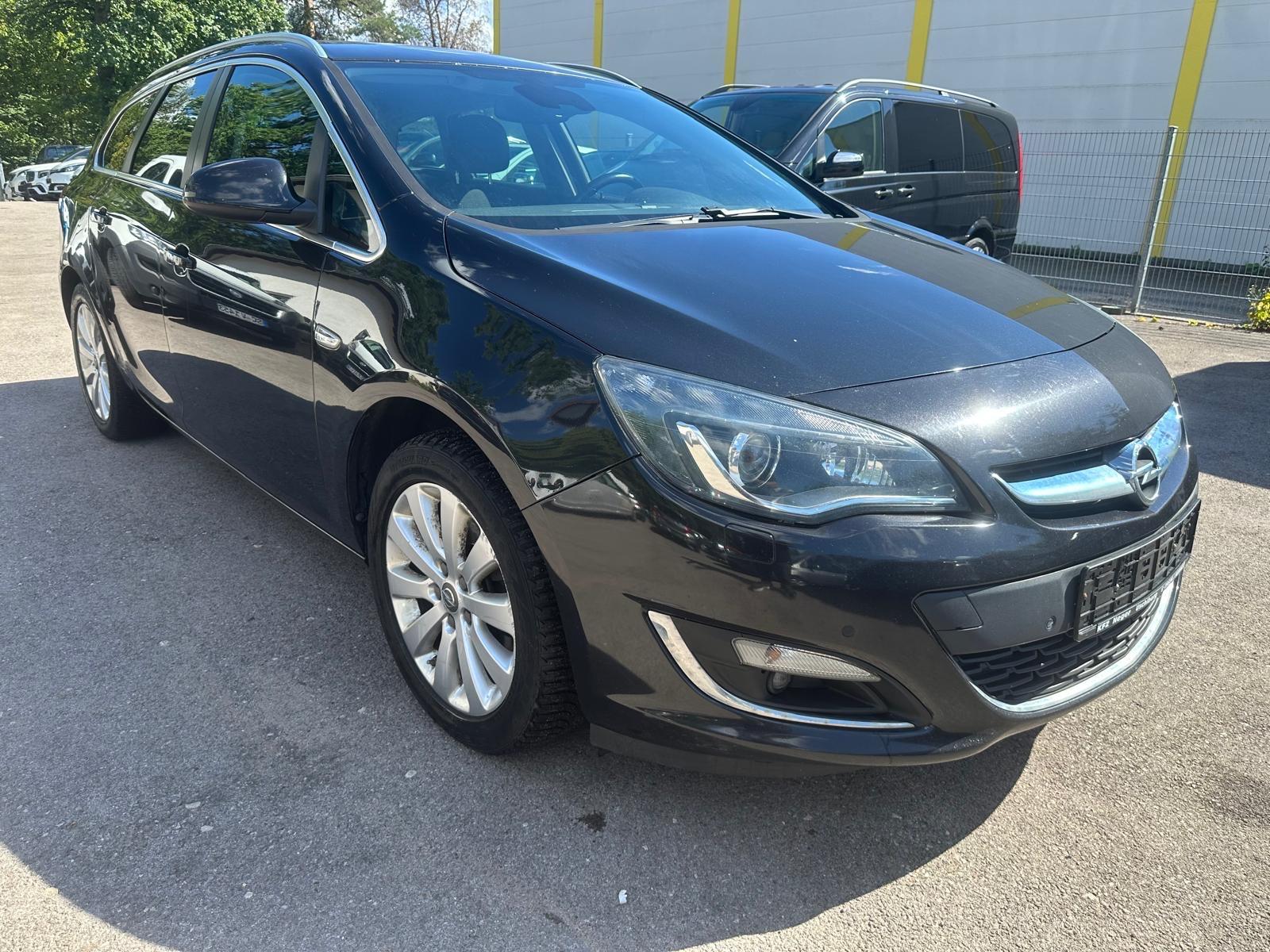 Opel Astra 2015 — interior