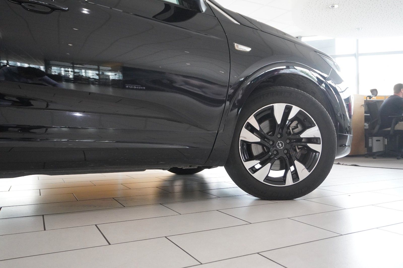 Fahrzeugabbildung Opel Grandland (X) 1.6 PHEV ELEGANCE NAVI/LED/SPORT
