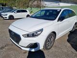 Hyundai i30 cw YES! - Hyundai: Unfallwagen
