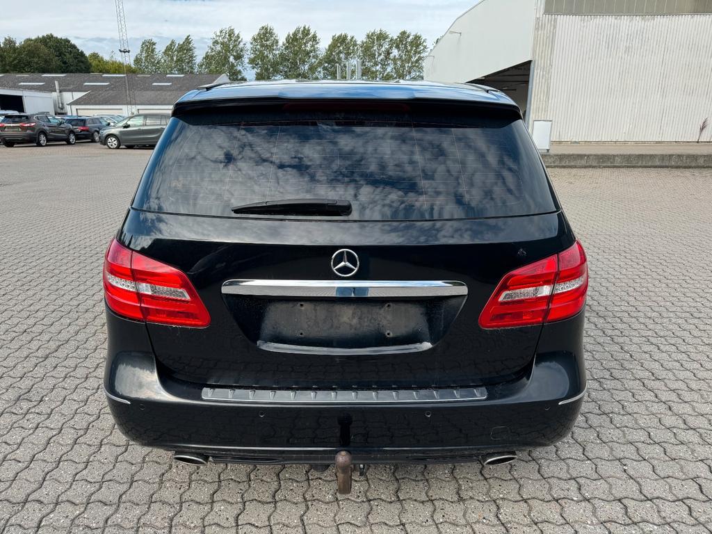 Mercedes-Benz B 220