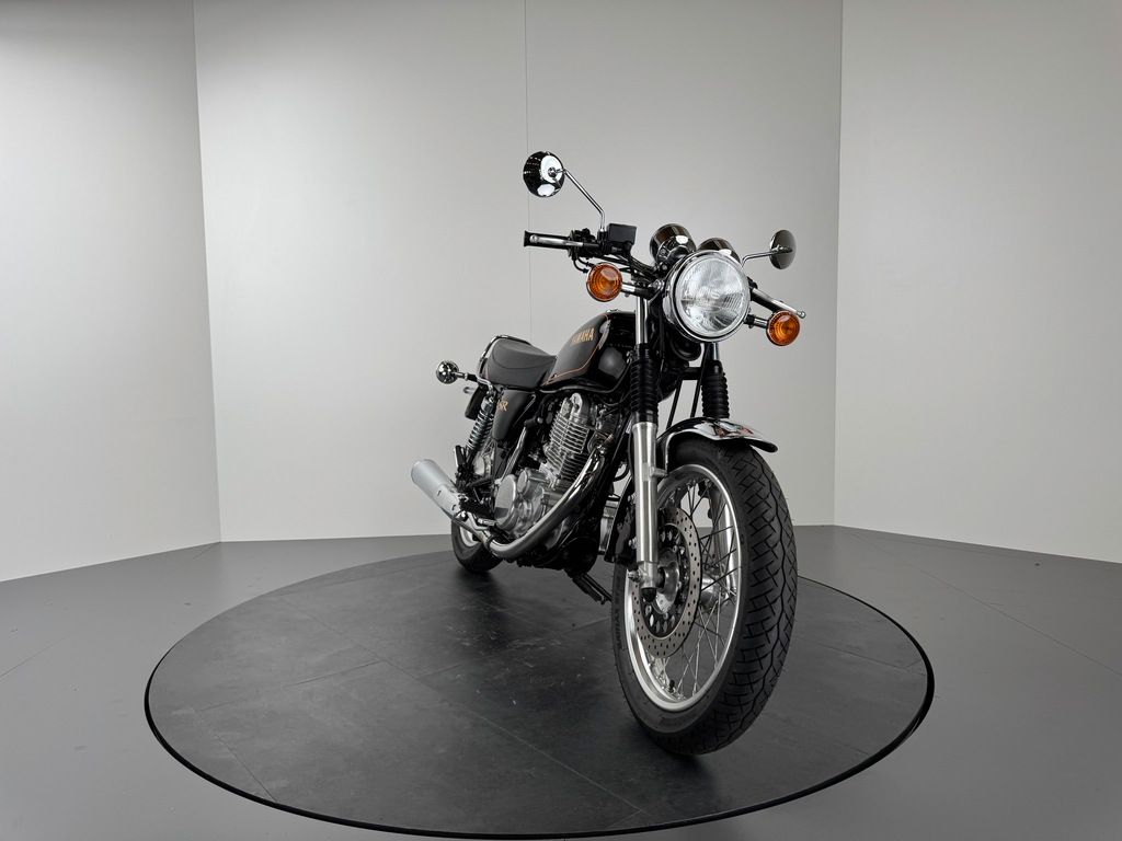 Fahrzeugabbildung Yamaha SR 400 *TOP-ZUSTAND *SERVICE NEU