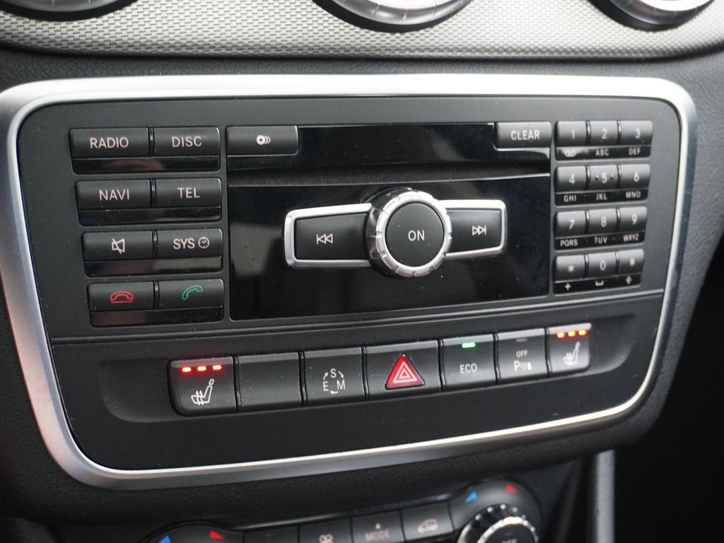 Mercedes-Benz CLA 200 Prestige AMG Styling panorama dach Leder