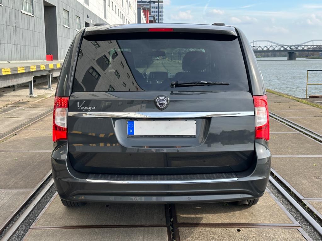 Lancia Voyager