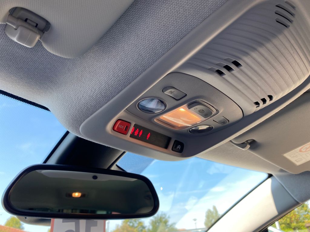 Fahrzeugabbildung Citroën C3 Aircross PureTech 110 S&S OPF SHINE *Heiz-Pak