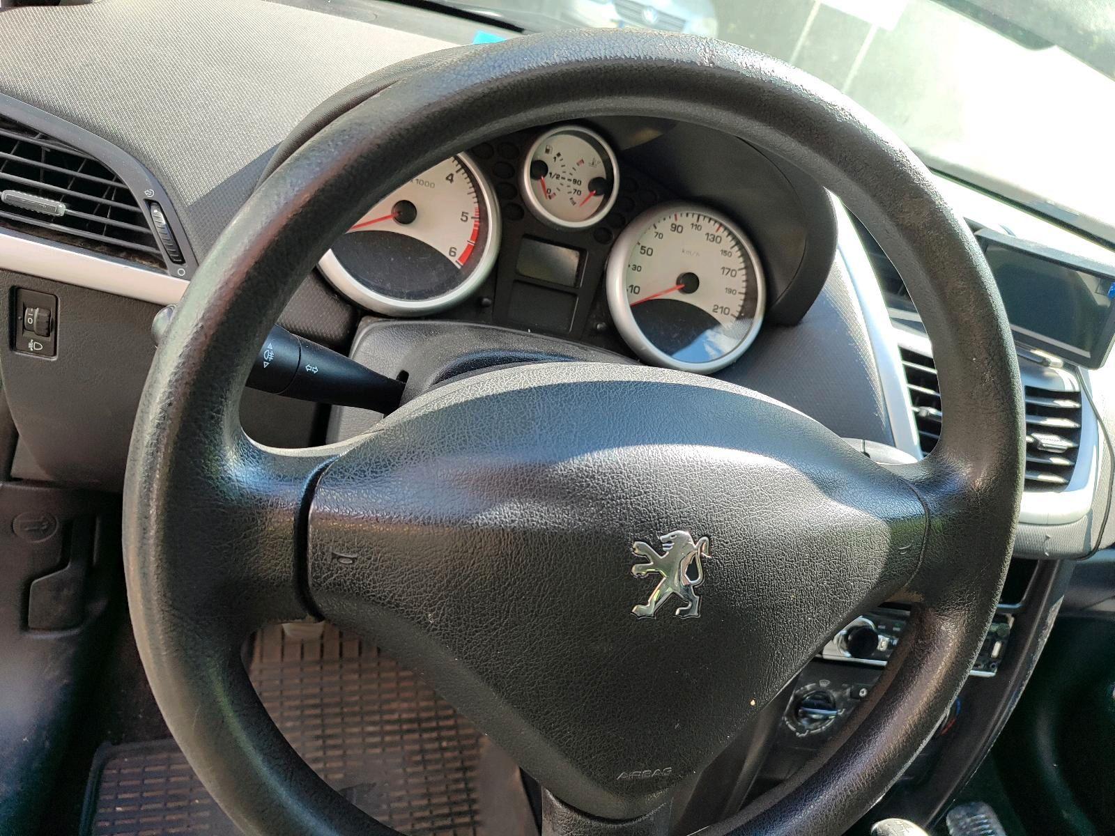 Peugeot 207 2008 — photo 6