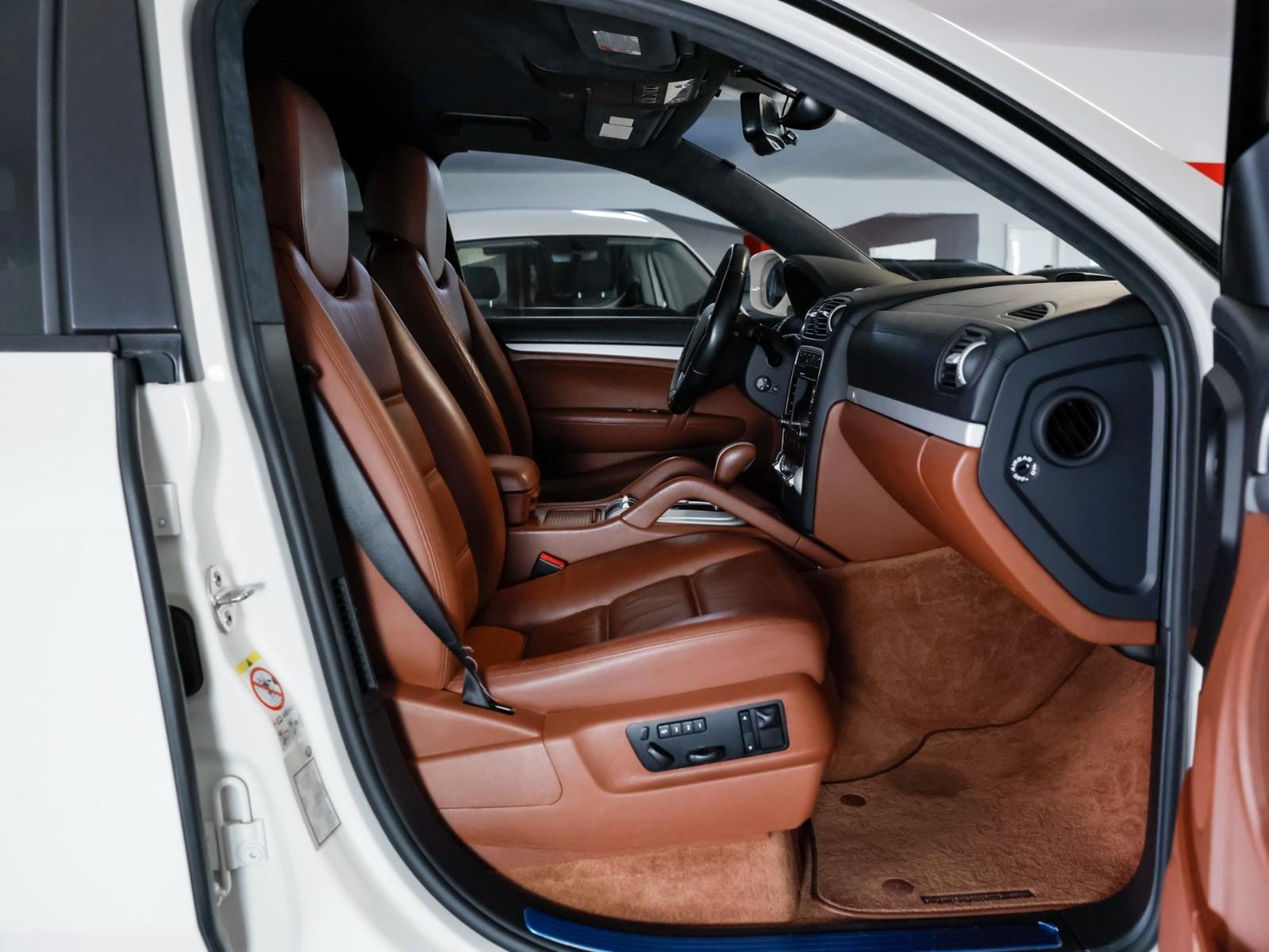 Porsche Cayenne Turbo TECHART *KAMERA-BiXENON-BOSE-MEMOR