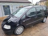 Volkswagen VW Sharan 1.8T 20V - Robustes Raumwunder m... - gebrauchte VW Sharan aus dem Jahr 2003