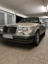 Mercedes-Benz Mercedes Benz E300 W124 Oldtimer - Mercedes-Benz E 300 aus 1989
