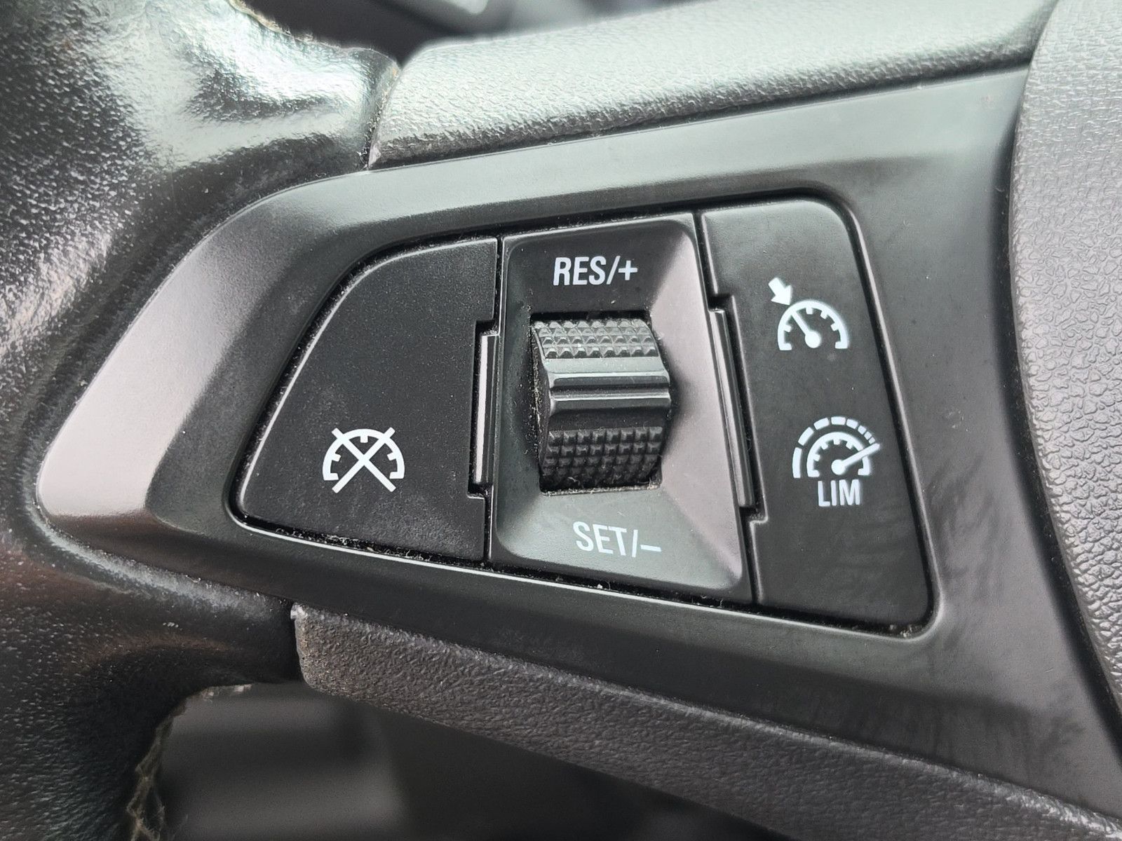 Fahrzeugabbildung Opel Astra K Sports Tourer Edition*NAVI*TEMPOMAT*PDC