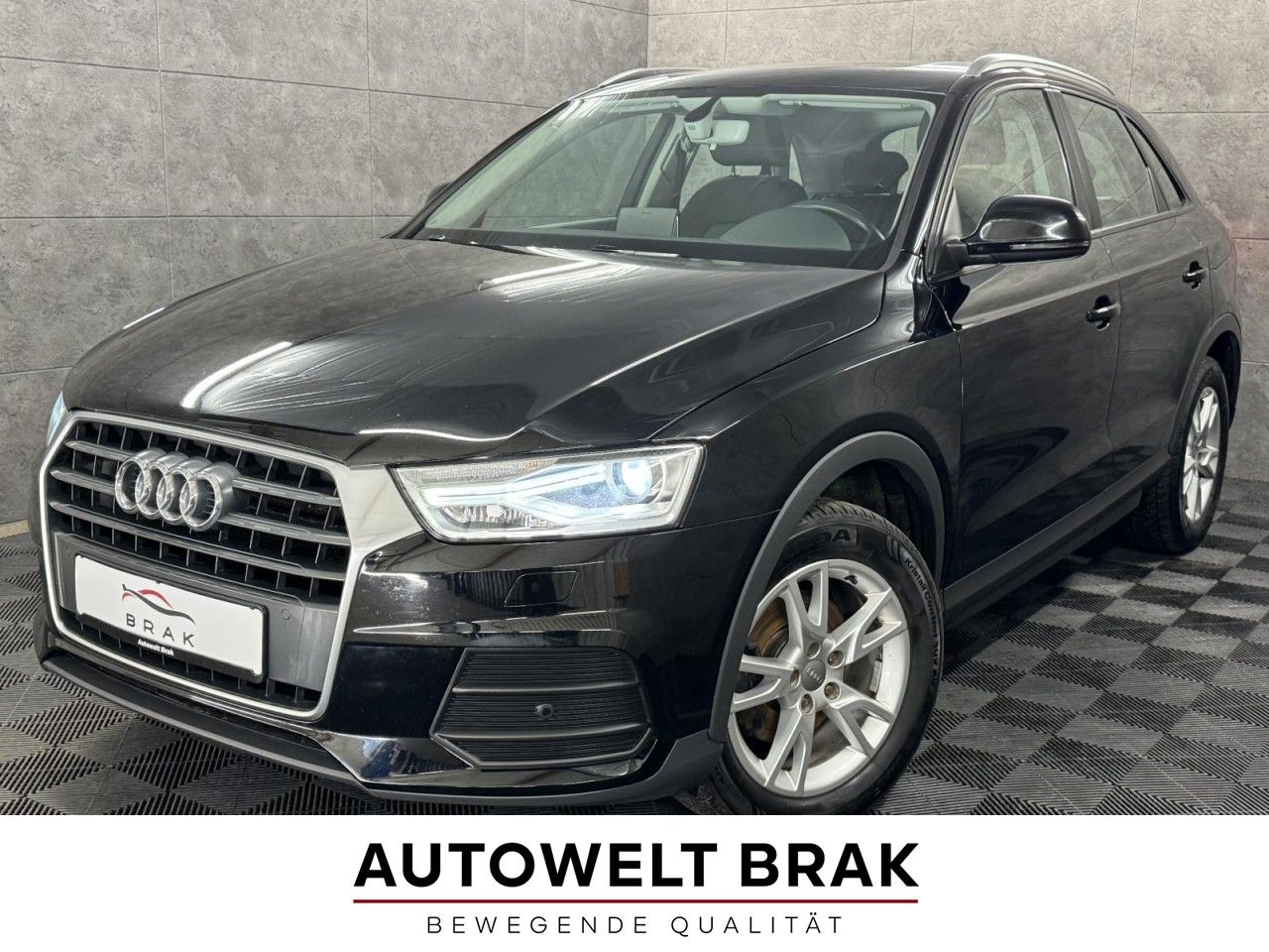 AUDI Q3 2.0 TDI XENON*NAVI*AHK*KEYLESS*PDC*PANO*SHZ