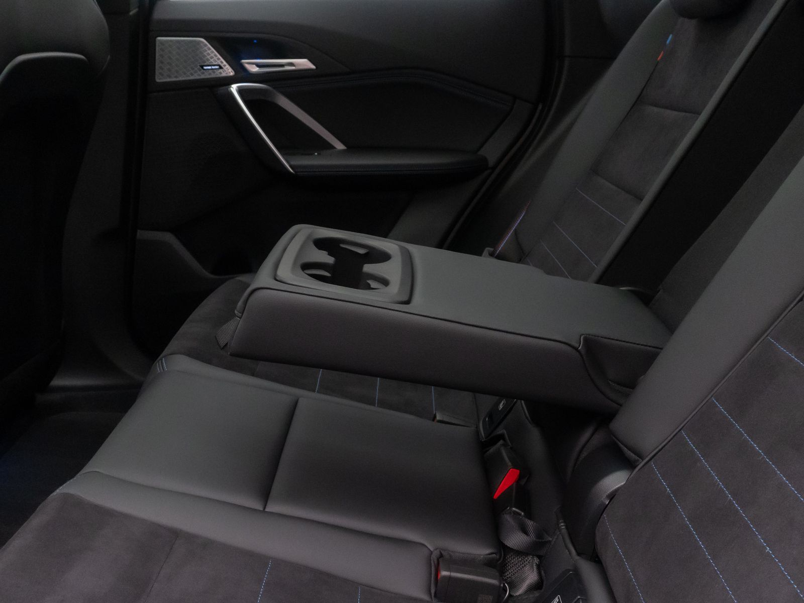 Fahrzeugabbildung BMW X1 xD30e MSport 360&deg;H/K Panorama AHK HUD DAB 19"