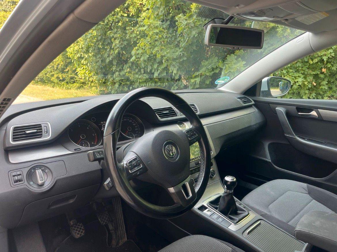 Volkswagen Passat 2012 — photo 9