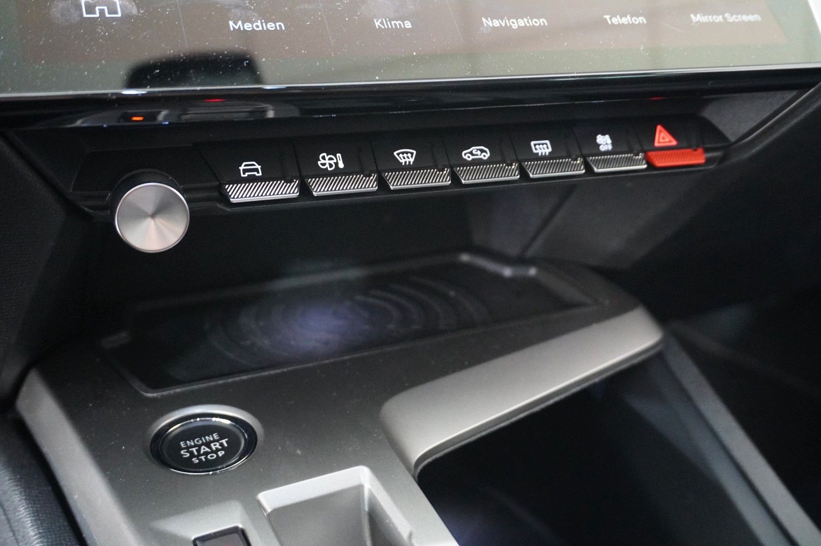 Fahrzeugabbildung Peugeot 308 SW 1.5D ALLURE NAVI/LED/360°/SPORT/SH/VIRT.
